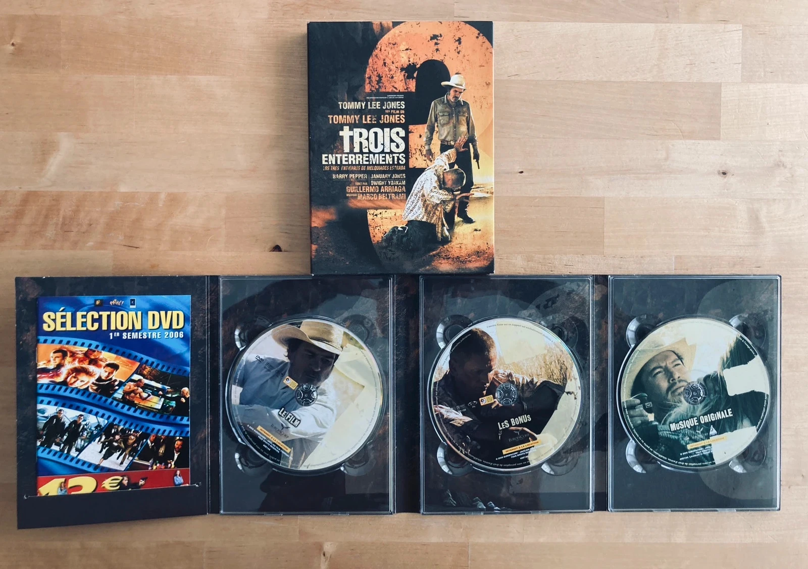 Caja de DVD Tres entierros de y con Tommy Lee Jones edición coleccionista. – photo 3